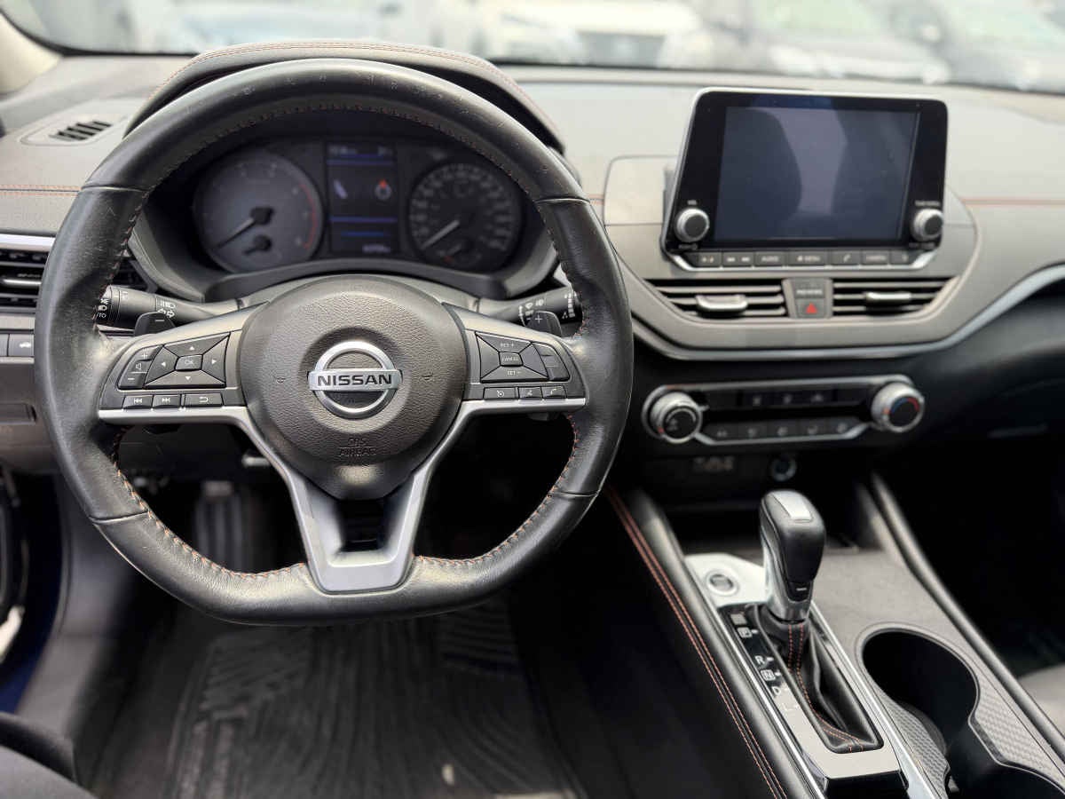 2022 Nissan Altima 4p SR Turbo L4/2.0/T Aut