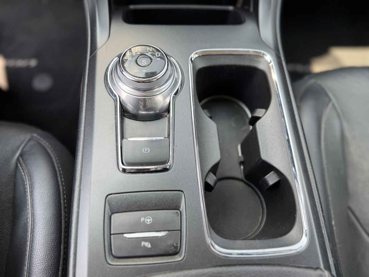 2020 Ford Fusion 4p Titanium