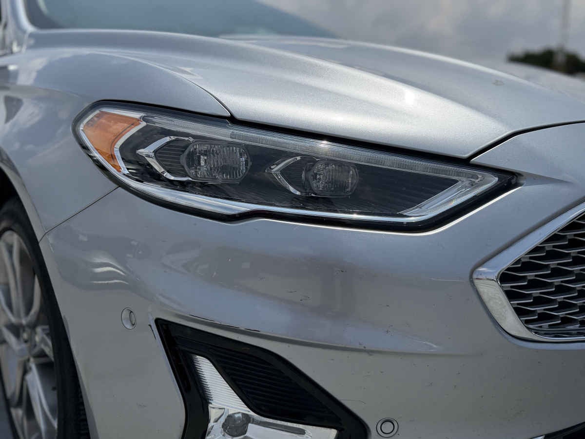 2020 Ford Fusion 4p Titanium