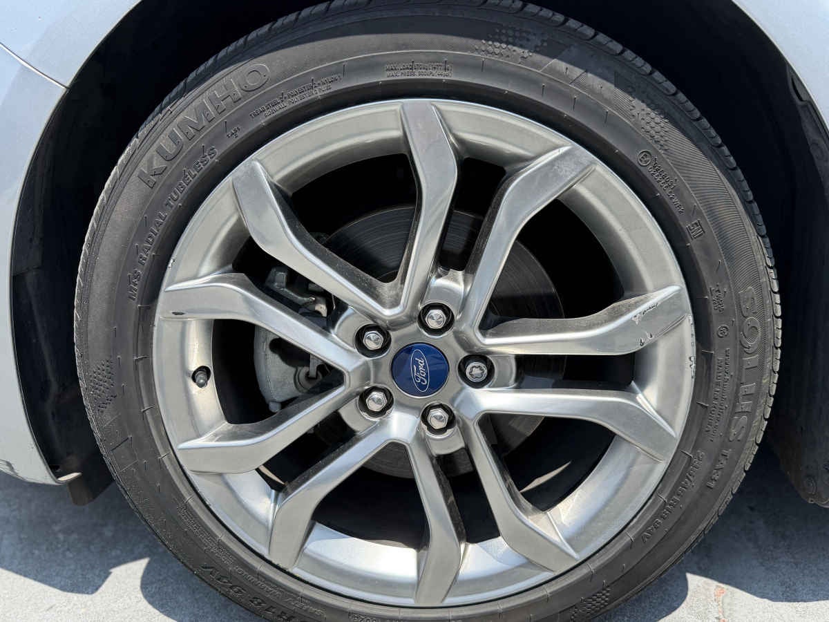 2020 Ford Fusion 4p Titanium
