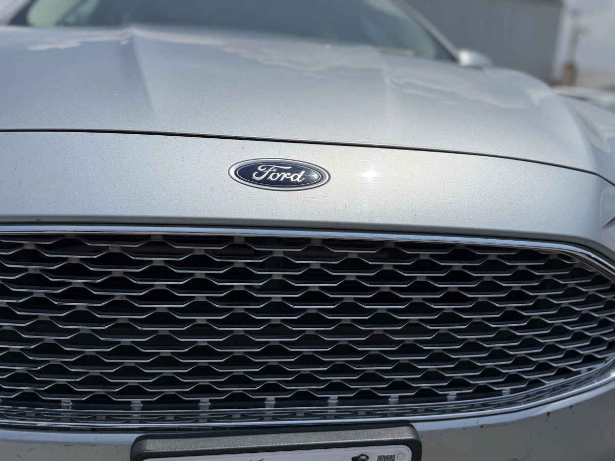 2020 Ford Fusion 4p Titanium