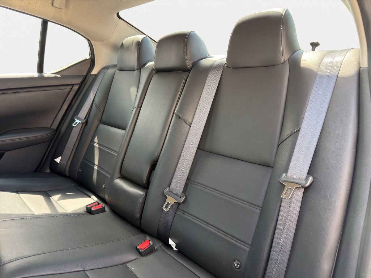 2025 Nissan Sentra 4p SR Platinum L4/2.0 Aut