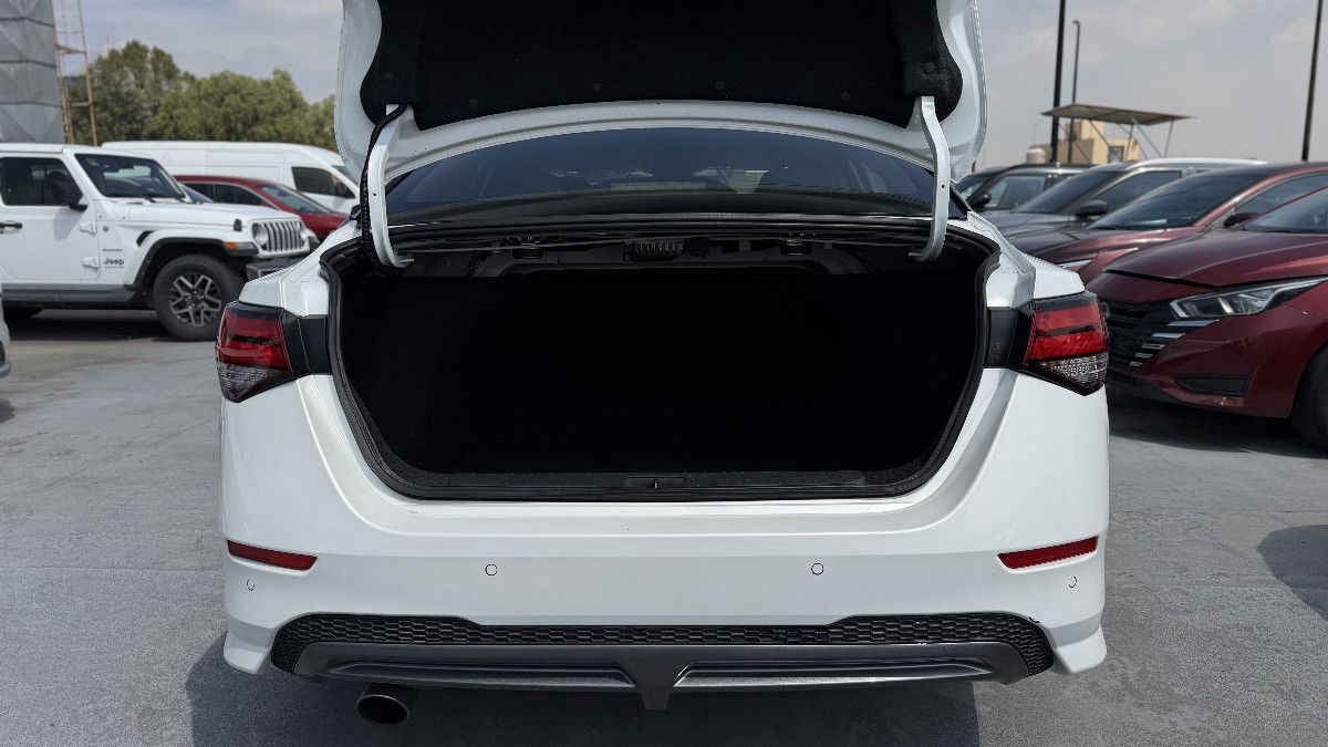 2021 Nissan Sentra 4p SR L4/2.0 Aut