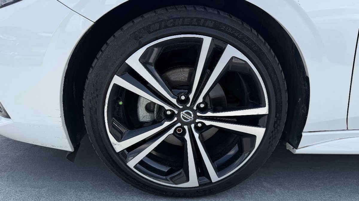 2021 Nissan Sentra 4p SR L4/2.0 Aut