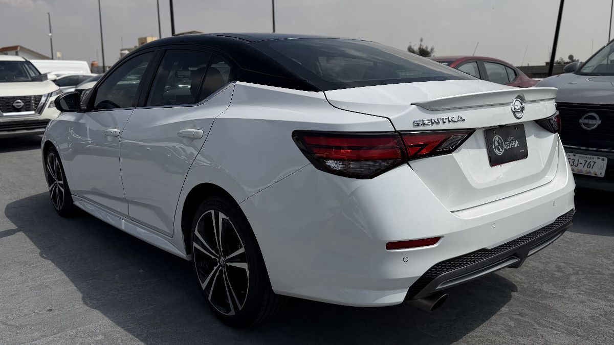 2021 Nissan Sentra 4p SR L4/2.0 Aut