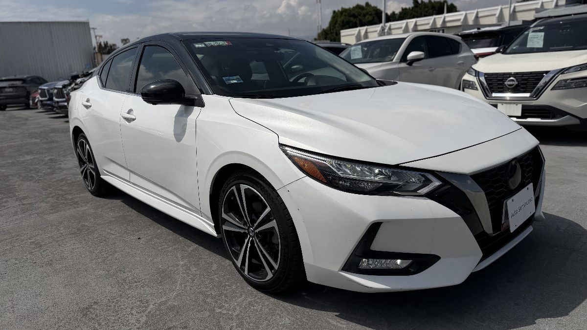 2021 Nissan Sentra 4p SR L4/2.0 Aut