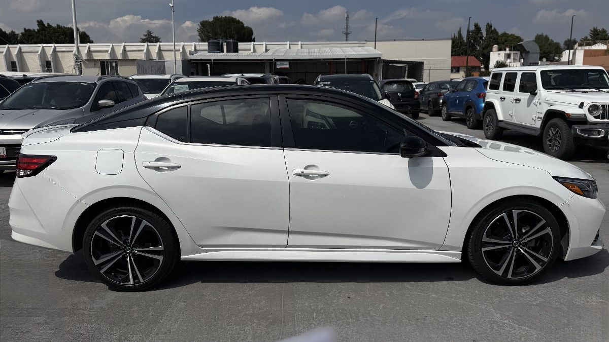 2021 Nissan Sentra 4p SR L4/2.0 Aut