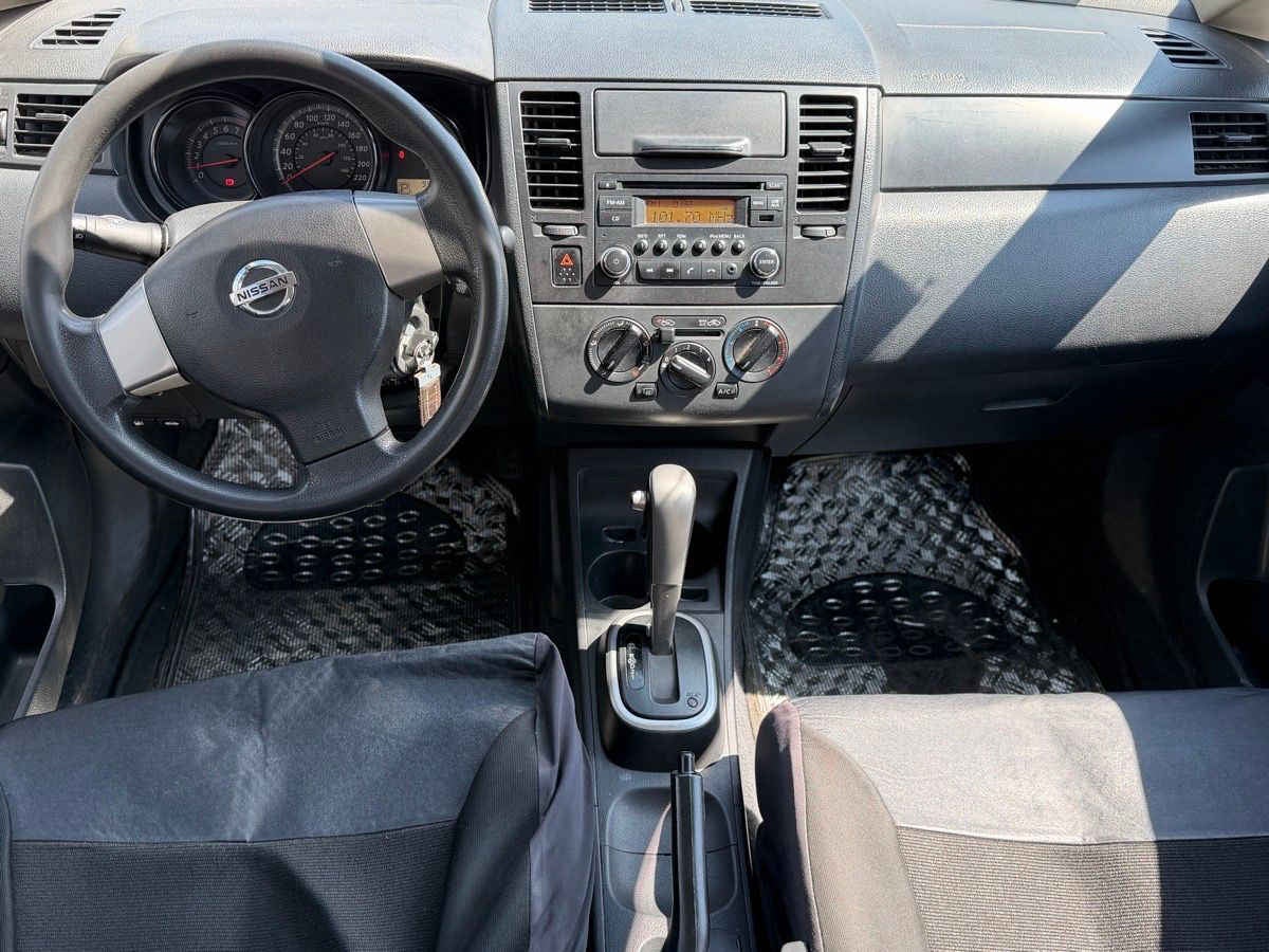 2017 Nissan Tiida 4p Sedán Sense L4/1.8 Aut