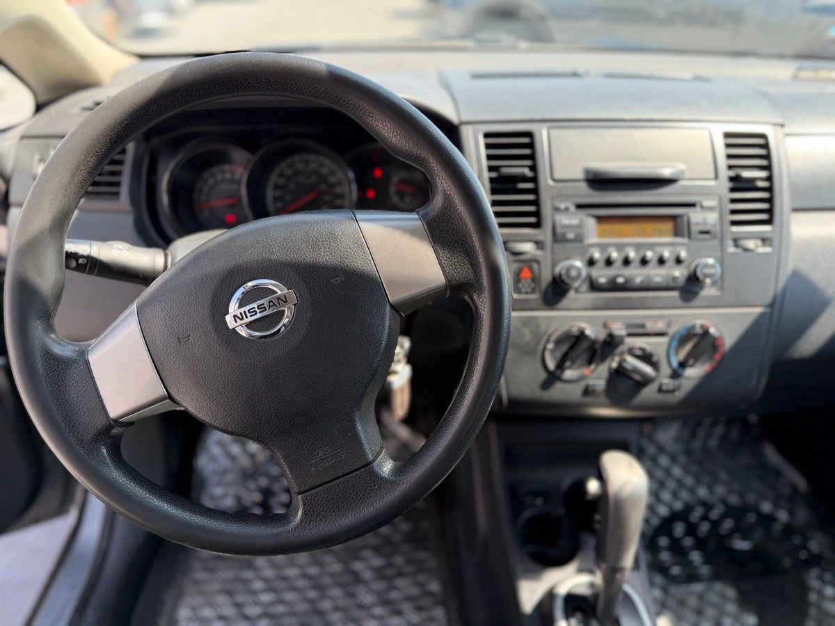 2017 Nissan Tiida 4p Sedán Sense L4/1.8 Aut