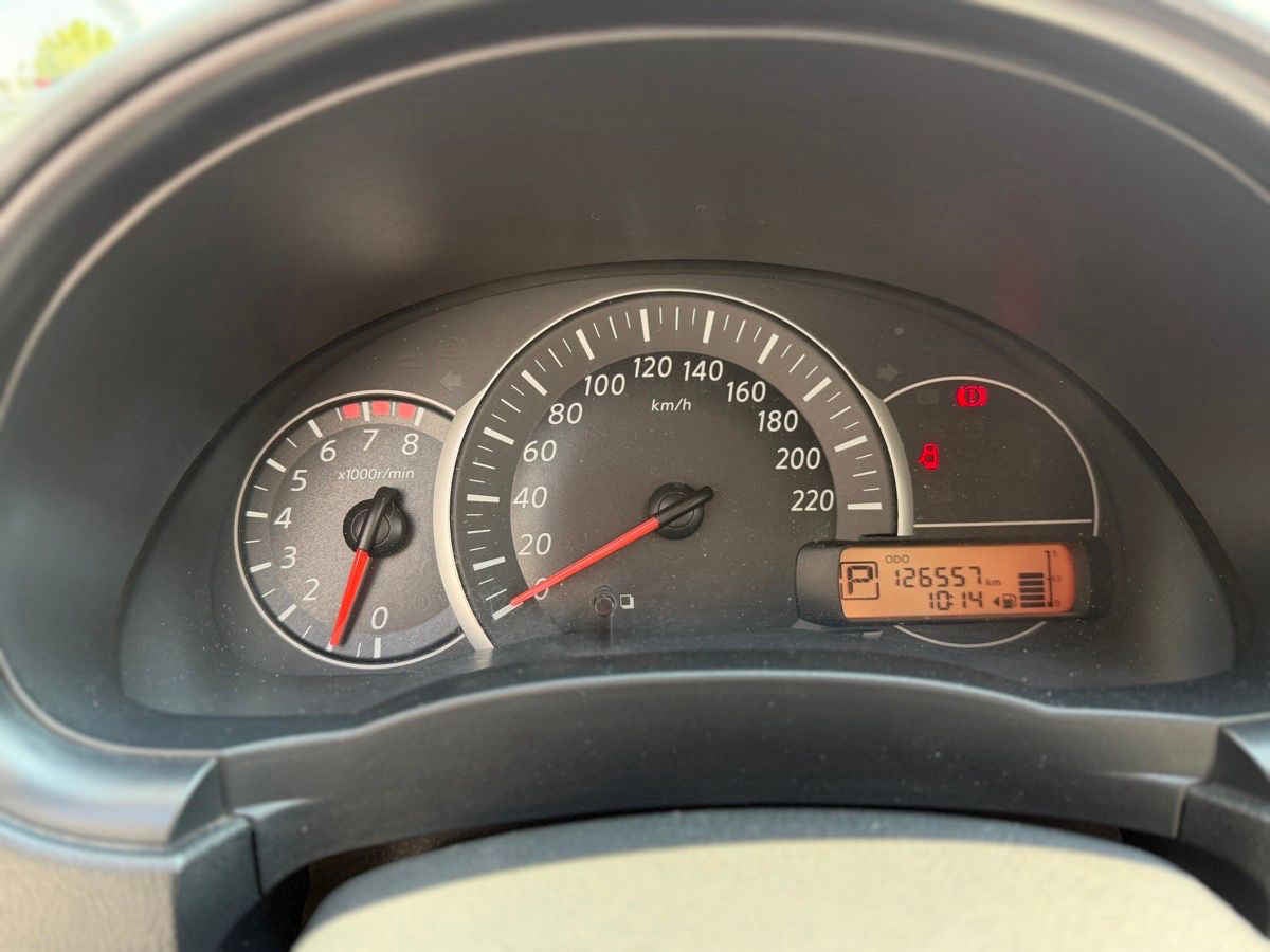 2017 Nissan March 5p Sense L4/1.6 Aut