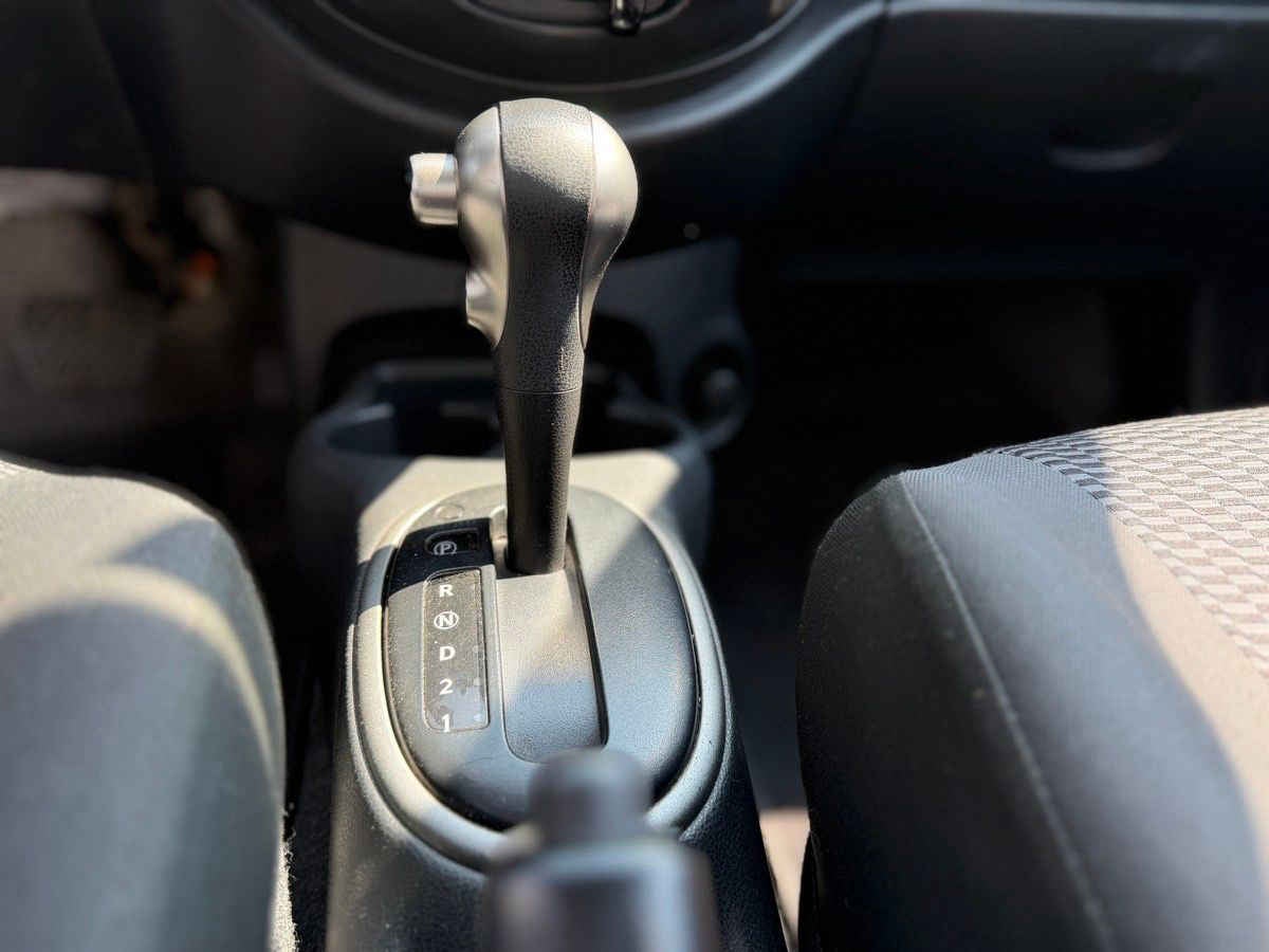 2017 Nissan March 5p Sense L4/1.6 Aut