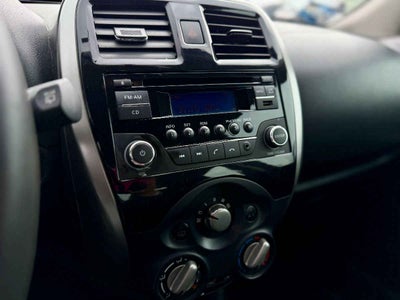 2017 Nissan March 5p Advance L4/1.6 Man