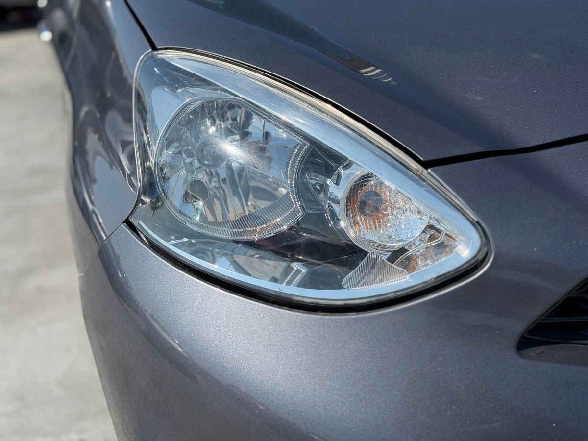 2018 Nissan March 5p Advance L4/1.6 Man