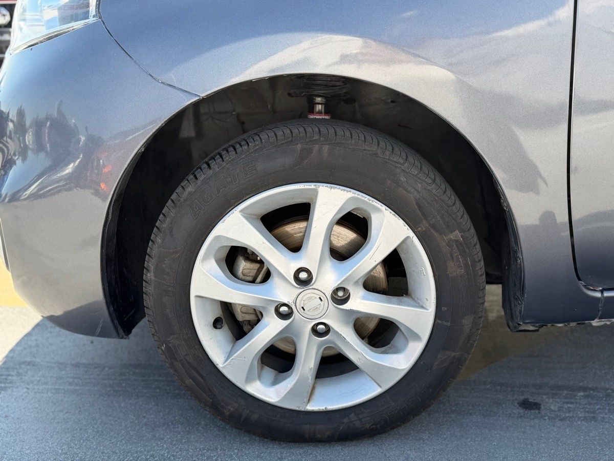 2018 Nissan March 5p Advance L4/1.6 Man