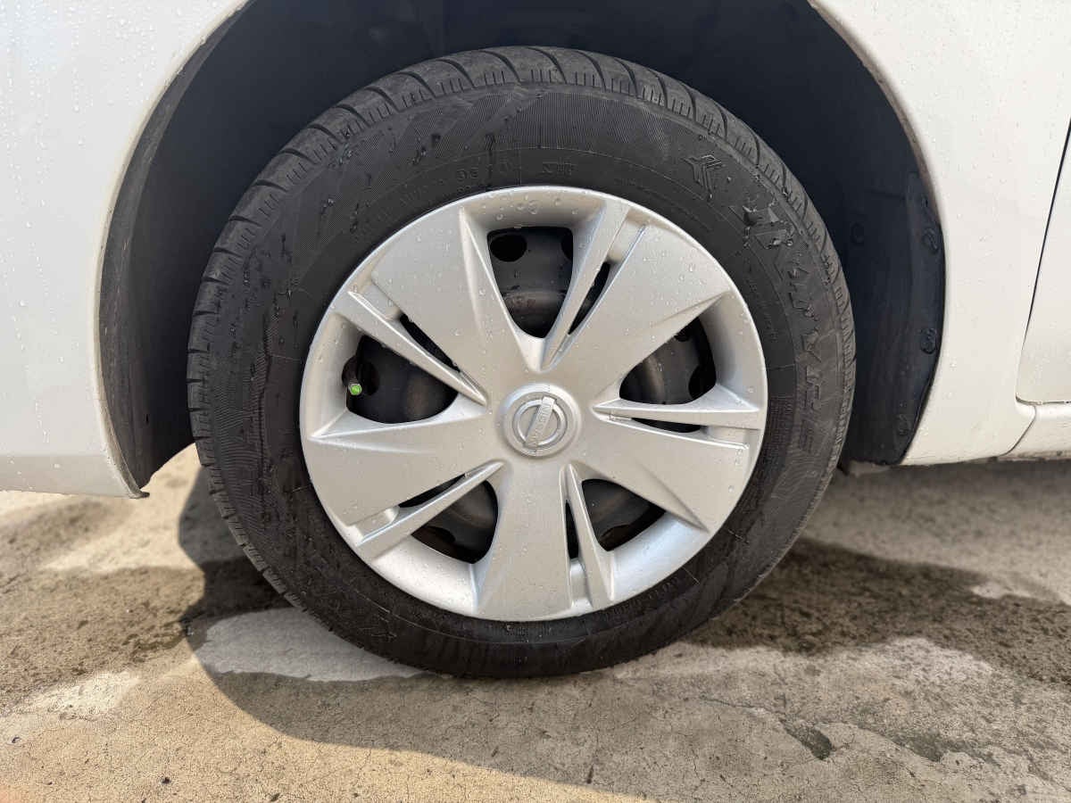 2022 Nissan March 5p Sense L4/1.6 Aut