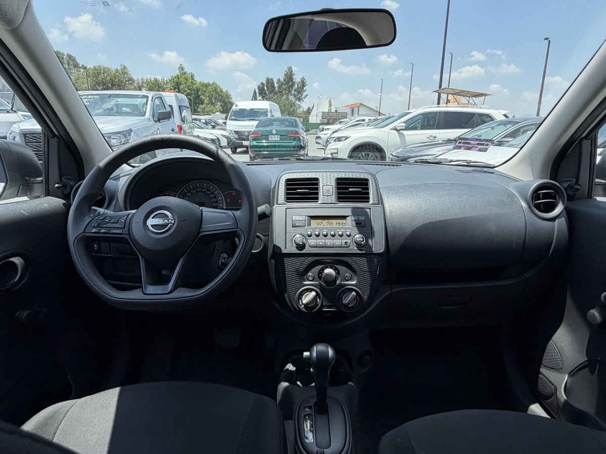 2025 Nissan March 5p Sense L4/1.6 Aut