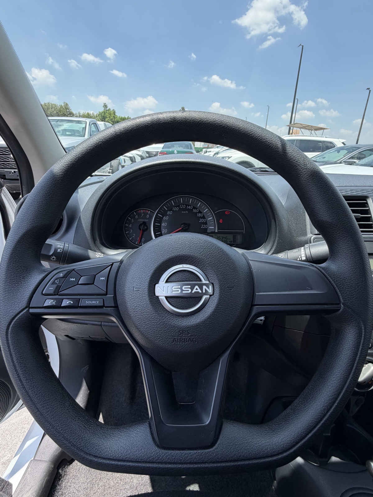 2025 Nissan March 5p Sense L4/1.6 Aut