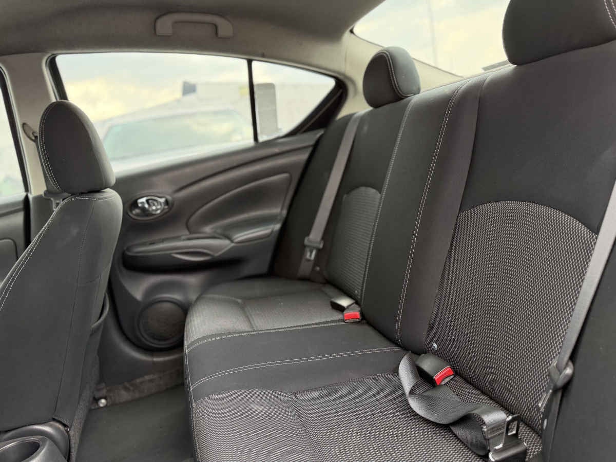 2015 Nissan Versa 4p Sense L4/1.6 Man