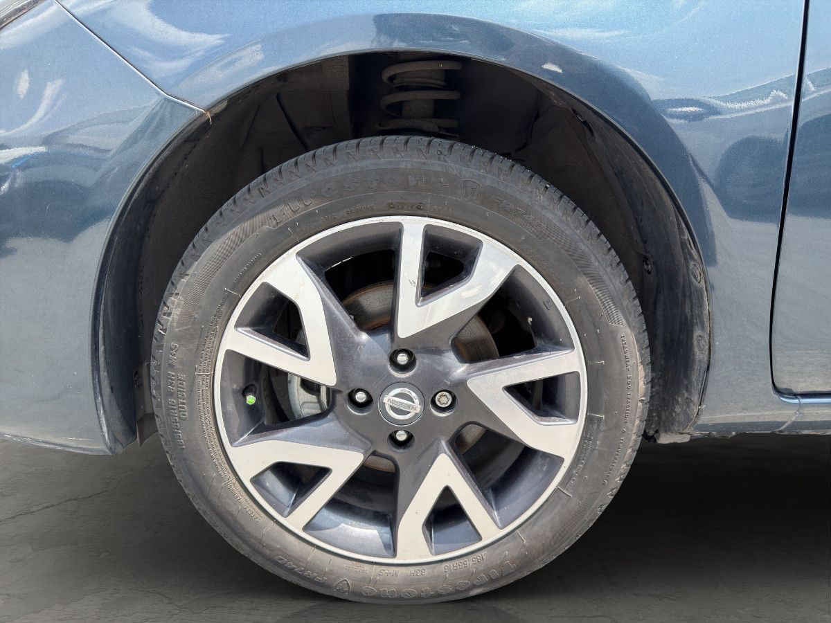 2017 Nissan Versa 4p Exclusive L4/1.6 Aut