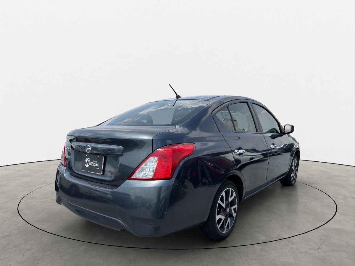 2017 Nissan Versa 4p Exclusive L4/1.6 Aut