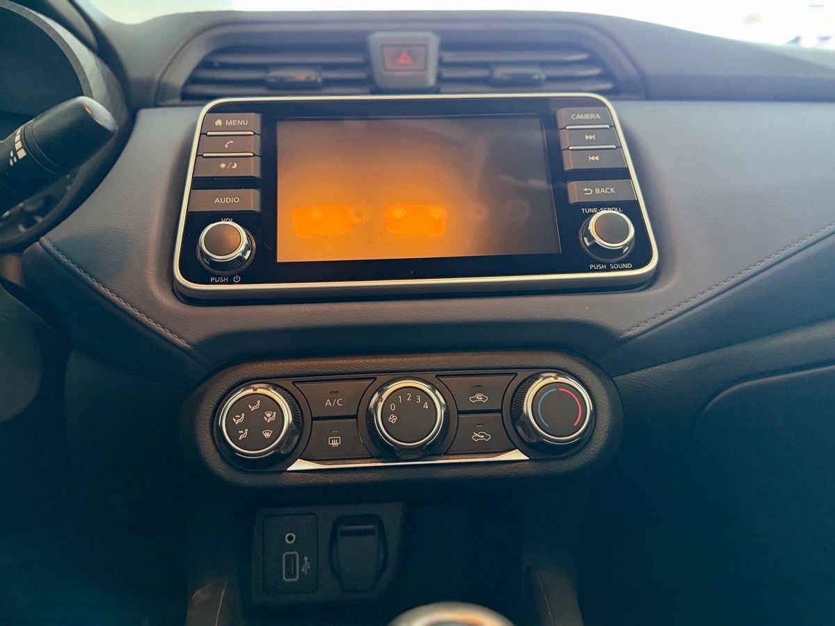 2024 Nissan Versa 4p Advance L4/1.6 Man