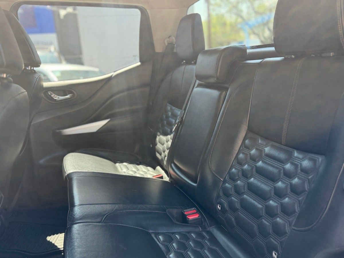 2021 Nissan Frontier 4p Platinum LE L4/2.5 Aut