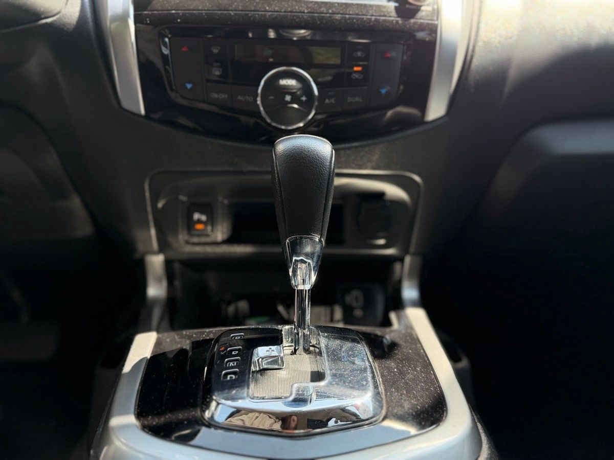 2021 Nissan Frontier 4p Platinum LE L4/2.5 Aut