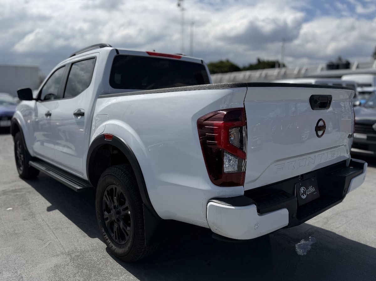 2025 Nissan Frontier 4p Pro-4X V6/3.8 Aut 4x4