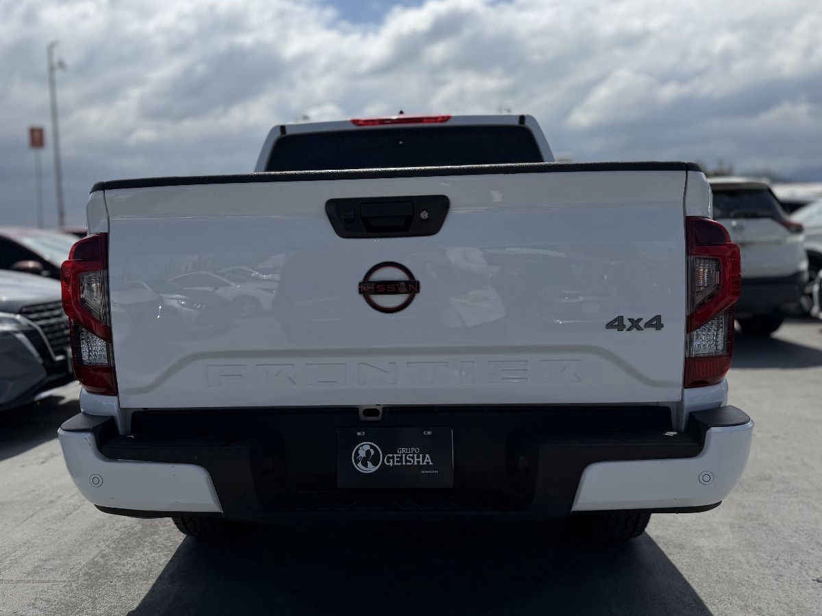 2025 Nissan Frontier 4p Pro-4X V6/3.8 Aut 4x4