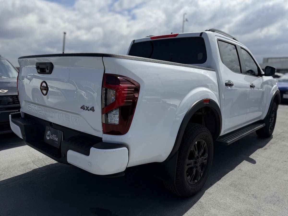 2025 Nissan Frontier 4p Pro-4X V6/3.8 Aut 4x4