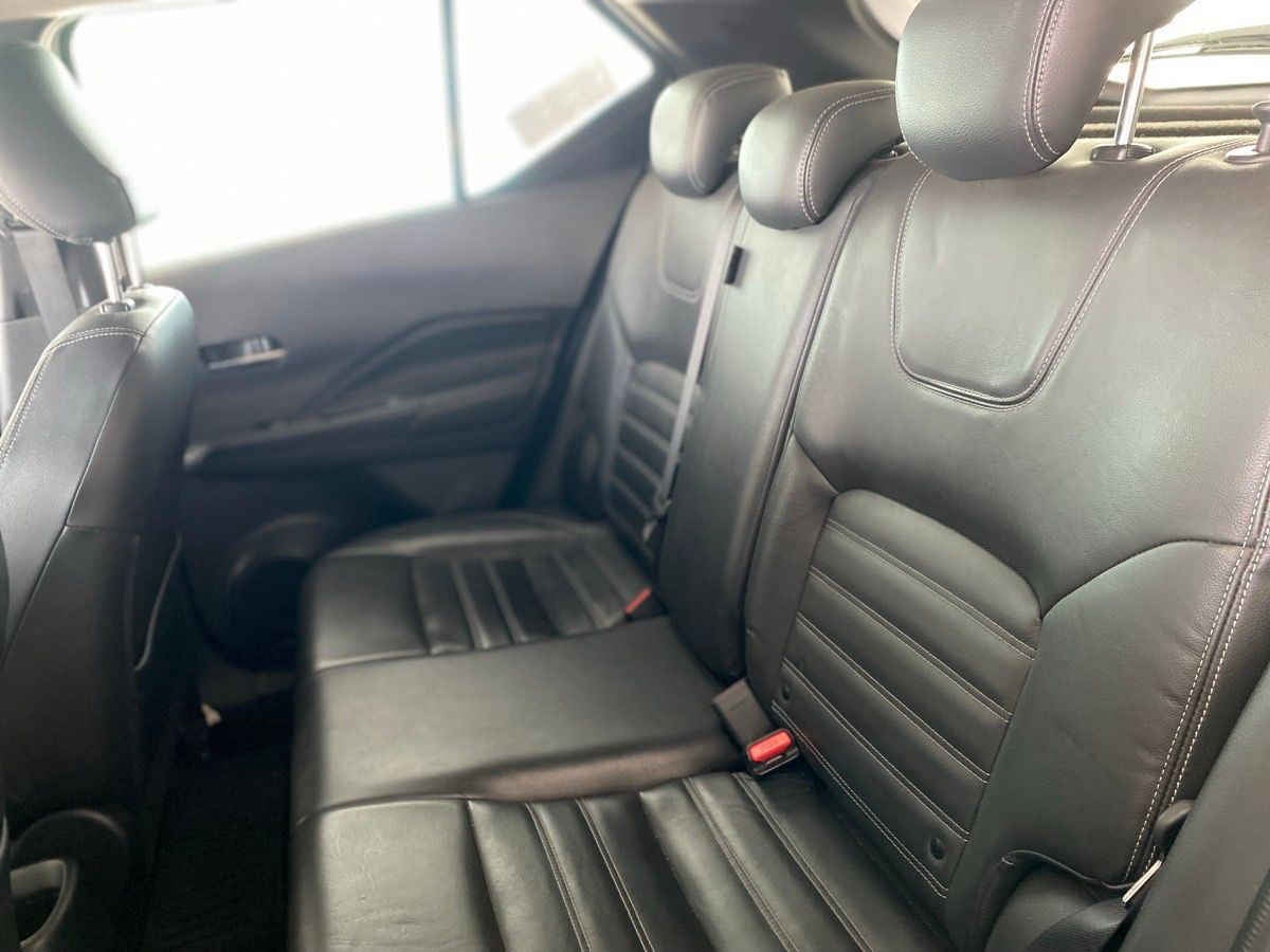 2020 Nissan Kicks 5p Bitono L4/1.6 Aut