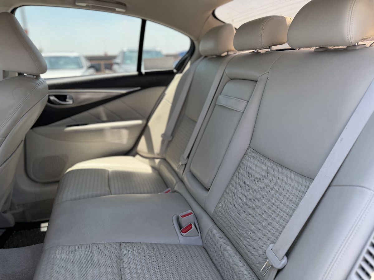 2018 INFINITI Q 50 4p Q50 Hybrid 50kw o V6/3.5 Aut