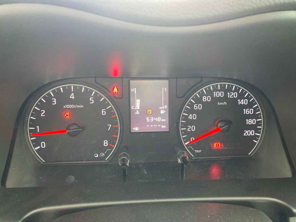 2024 Nissan Urvan 4p Amplia L4/2.5 Man