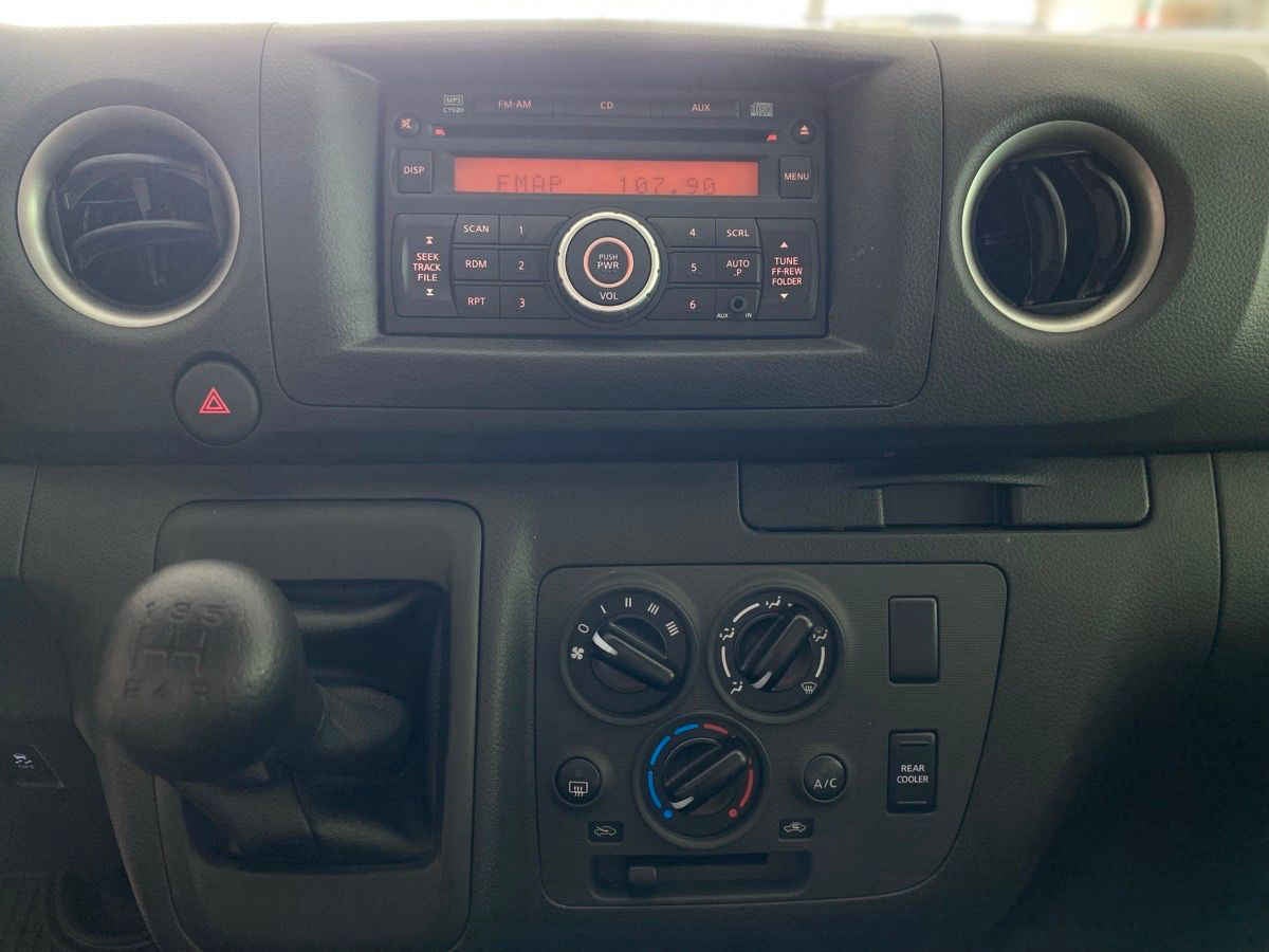 2024 Nissan Urvan 4p Amplia L4/2.5 Man