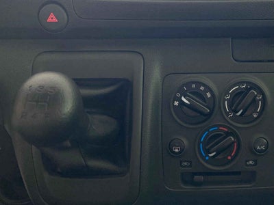 2024 Nissan Urvan 4p Amplia L4/2.5 Man