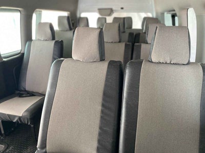 2024 Nissan Urvan 4p Amplia L4/2.5 Man