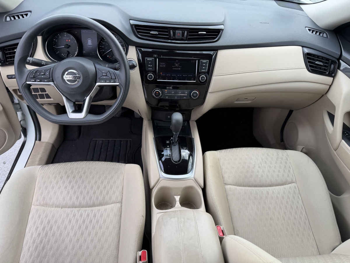 2022 Nissan X-Trail 5p Sense 3 L4/2.5 Aut Banca abatible
