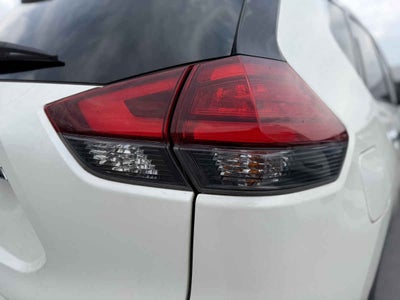 2022 Nissan X-Trail 5p Sense 3 L4/2.5 Aut Banca abatible